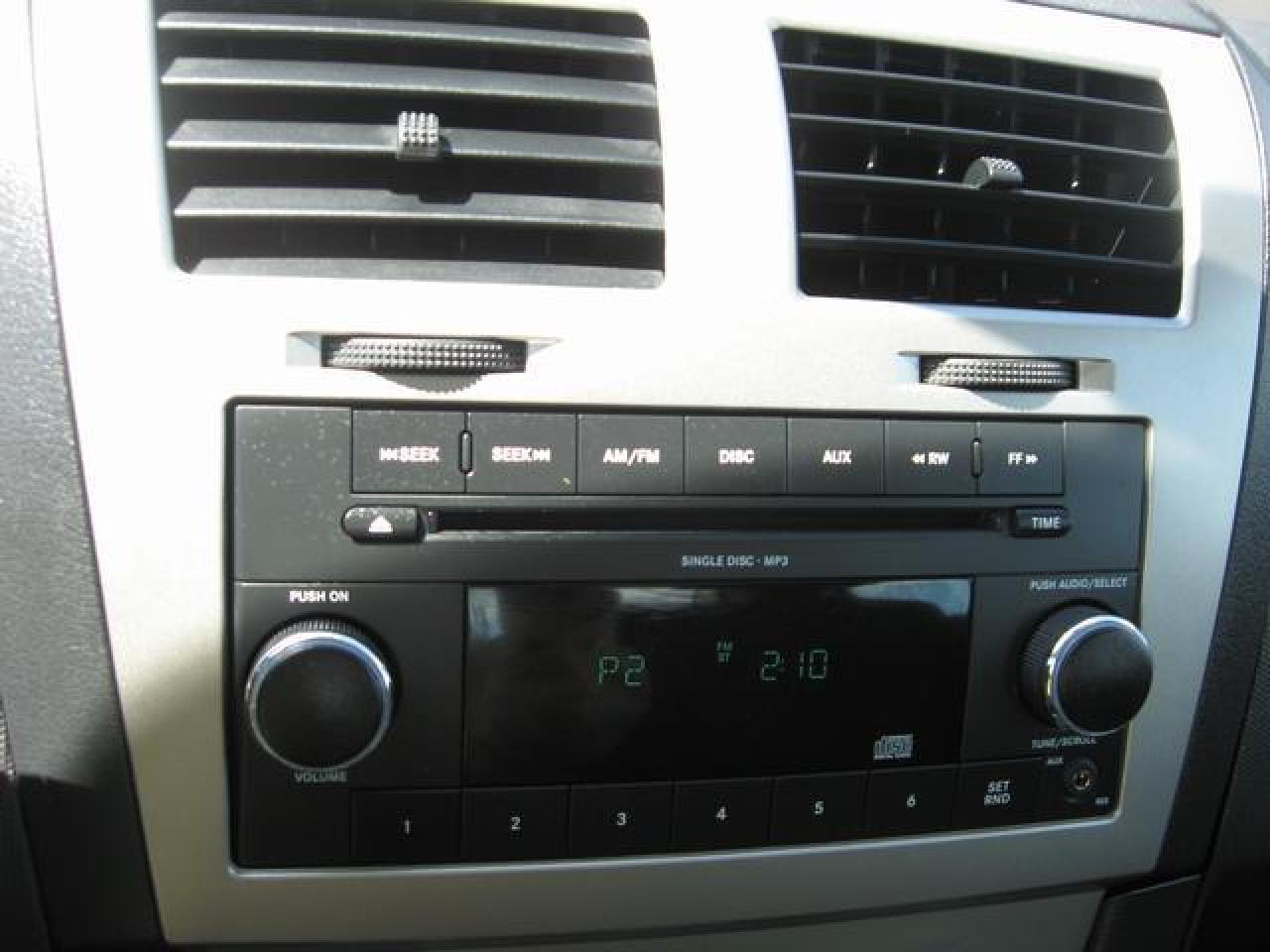 610880