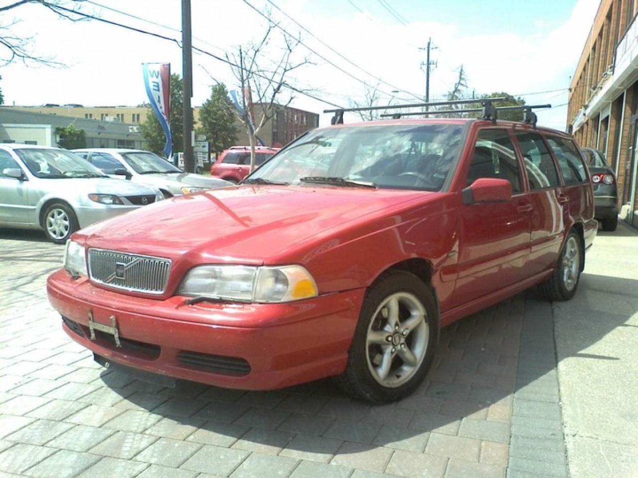 Used 1998 Volvo V70  for sale in North York, ON