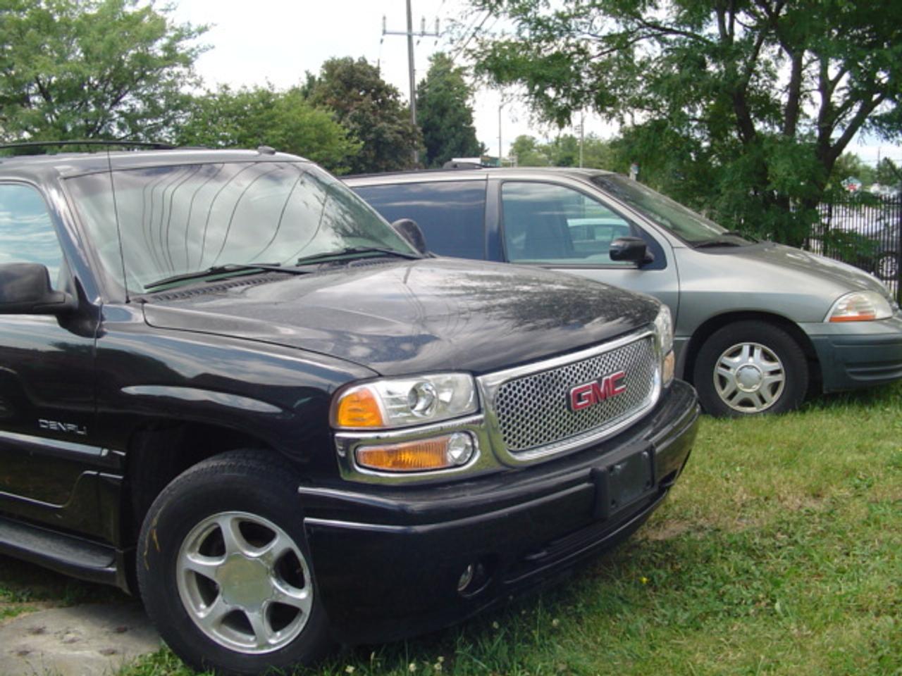Used 2003 GMC Yukon Denali for sale in Brampton, ON