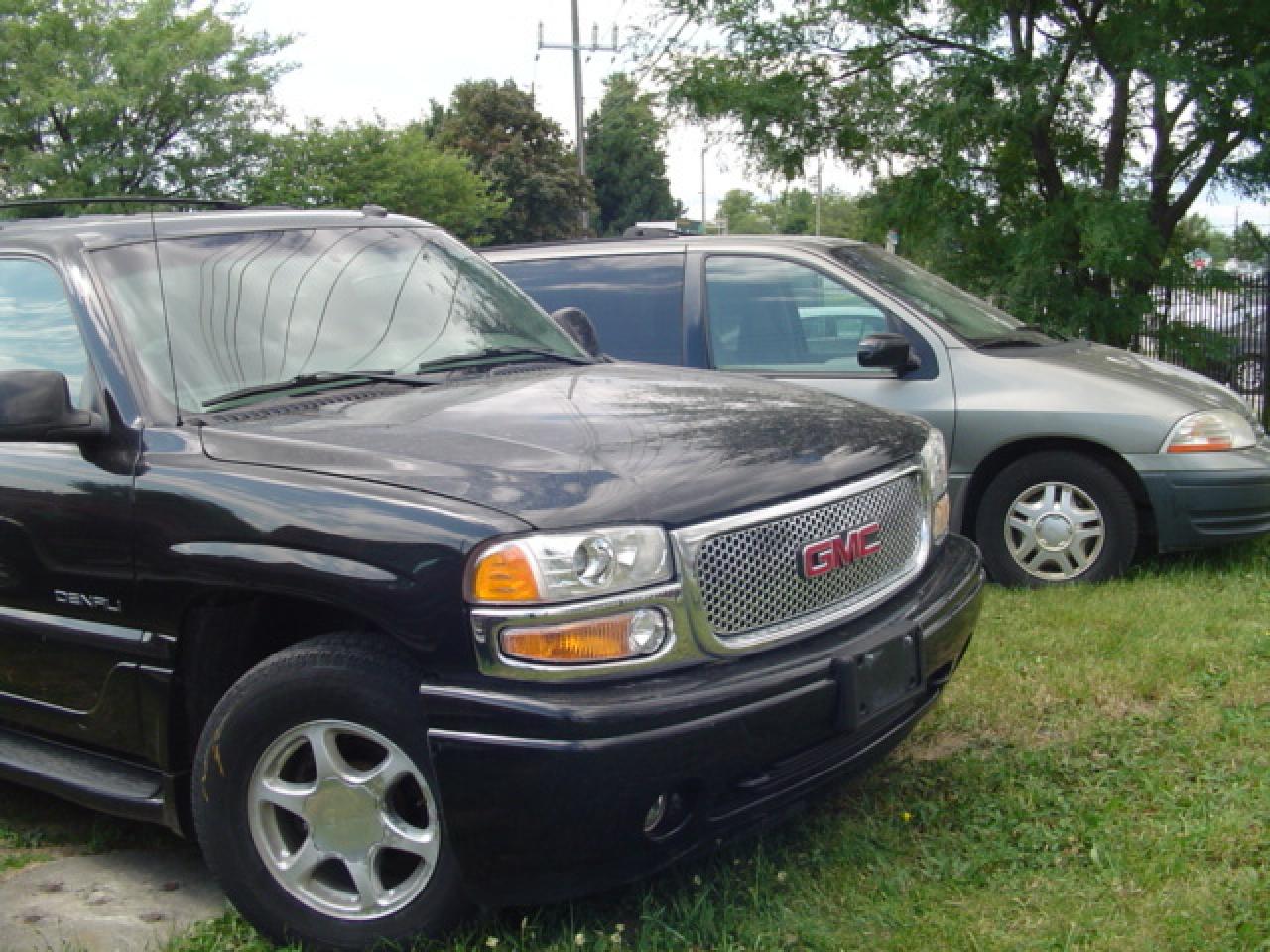 Used 2003 GMC Yukon Denali for sale in Brampton, ON