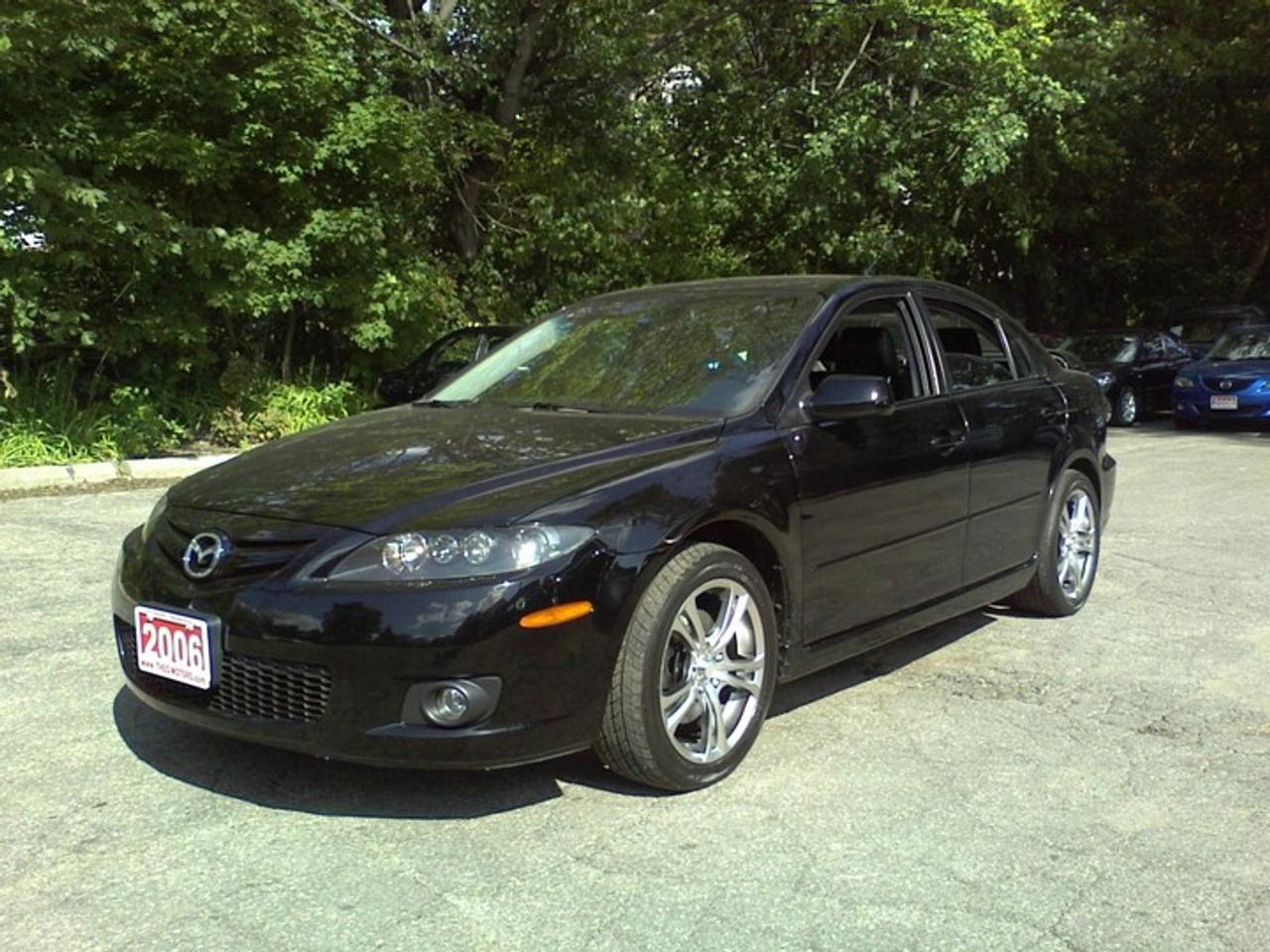 HID Lights with level control, Bose audio with 6 disc changer. Upgraded chrome rims. Buy with confidence. Serving K-W Area for over 30 years! All our vehicles are Canadian, one owner, lease returns. This ACCIDENT FREE car comes with a free CarProof report, an emission test & safety certificate. Balance of factory warranty. Price excludes taxes & licensing.