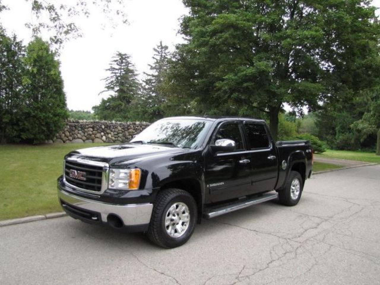 Used 2007 GMC Sierra 1500 SLE 4 BRAND NEW YOKOHAMA TIRES!!   GM LEASE RETURN!! 4x4 Truck for sale in Guelph, ON