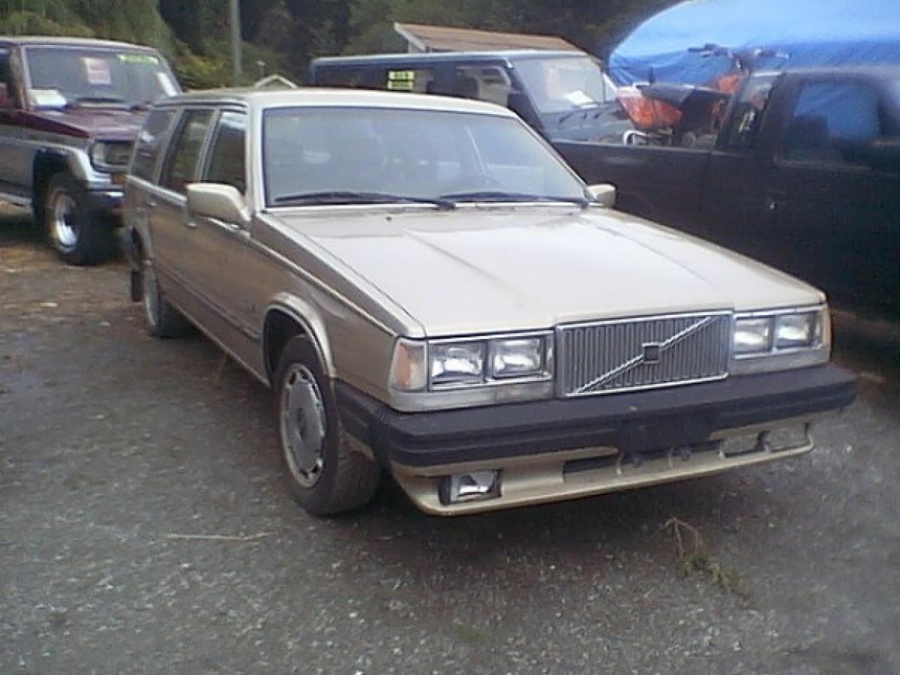 Used 1987 Volvo 760 GLE for sale in Parksville, BC