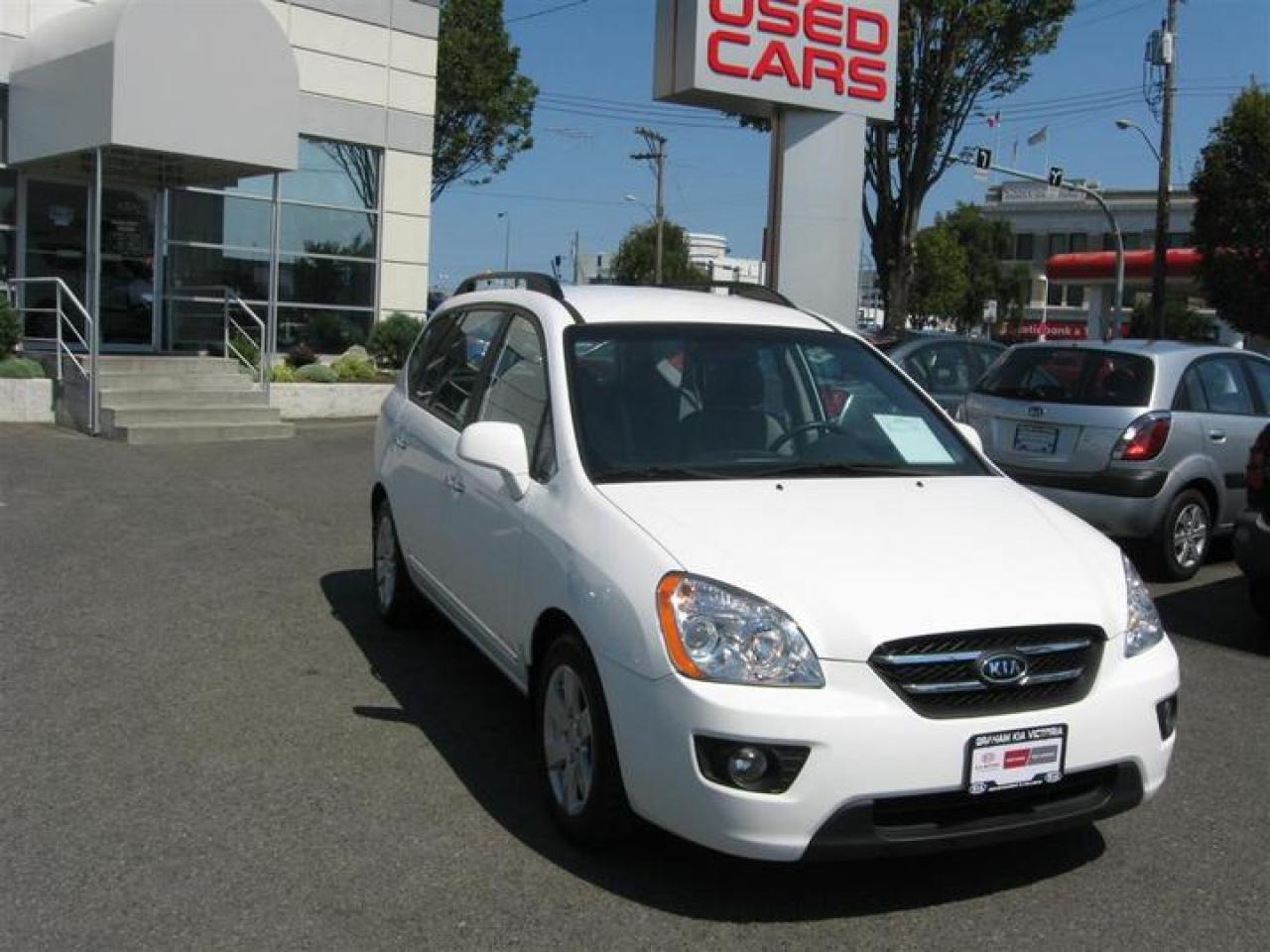 Used 2009 Kia Rondo EX for sale in Victoria, BC