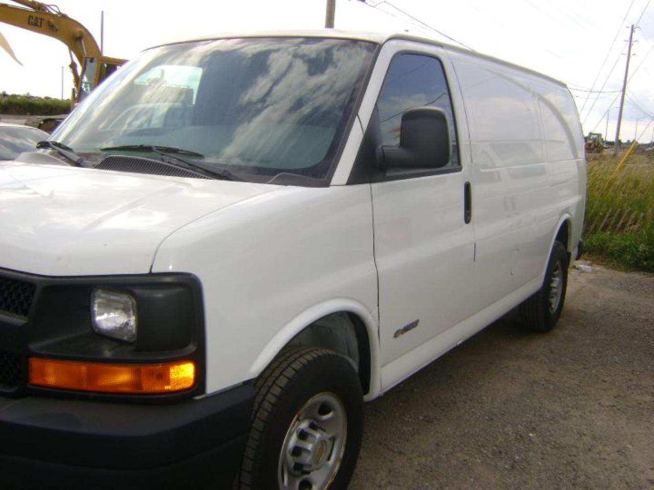 Used 2005 Chevrolet Express 2500 for sale in Caledon, ON