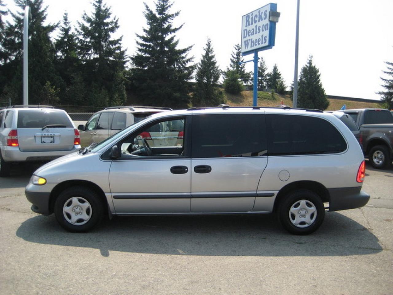 Used 2000 Dodge Grand Caravan  for sale in Surrey, BC