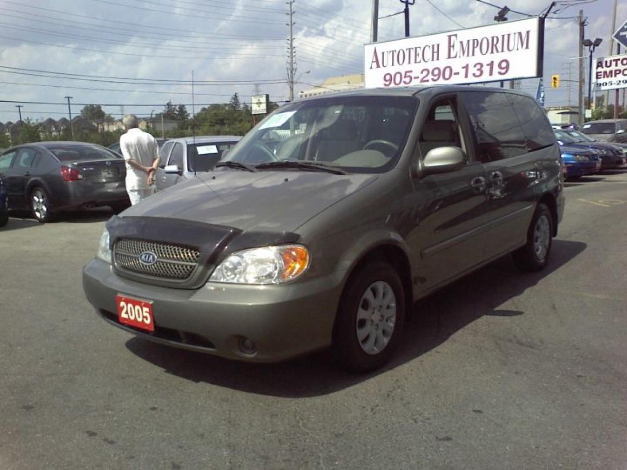 Used 2005 Kia Sedona LX / One Owner / Off Lease for sale in Mississauga, ON