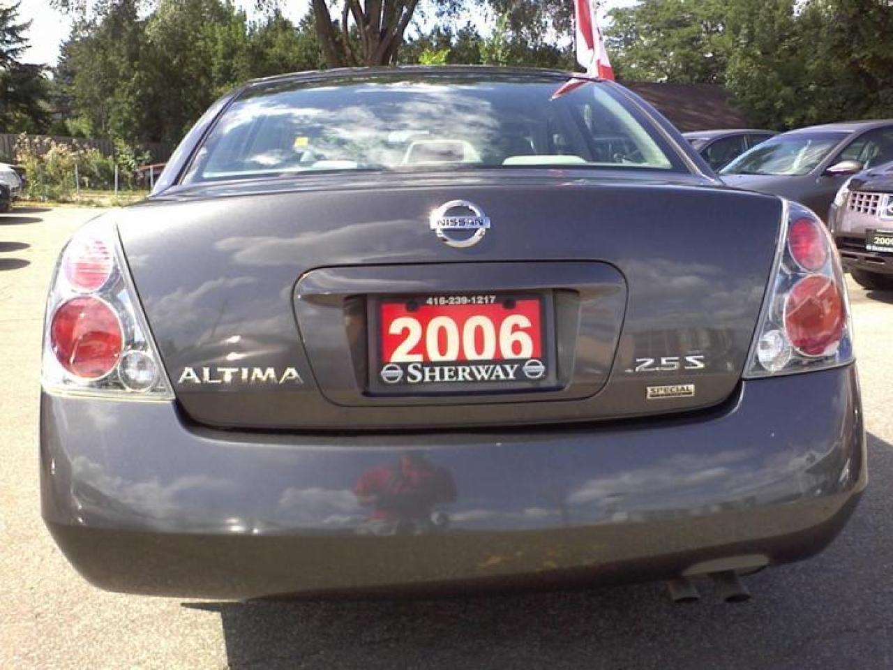 611738