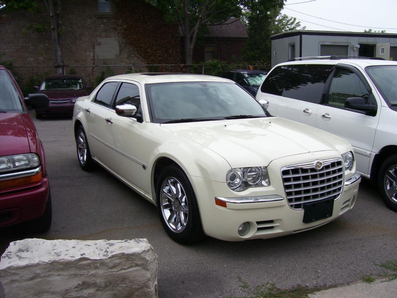 Used 2006 Chrysler 300 C HEMI  for sale in Dundas, ON