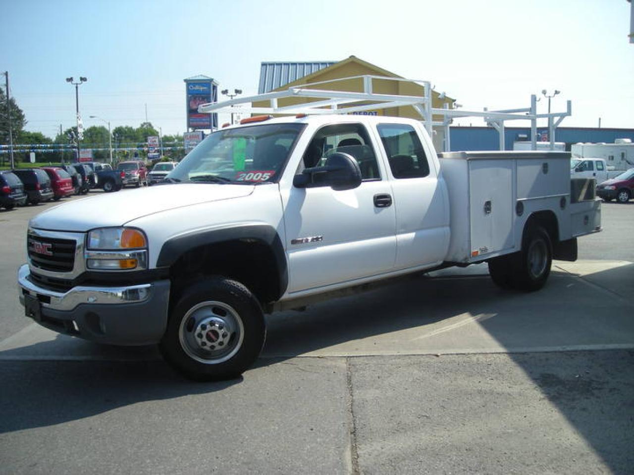 Used 2005 GMC Sierra 3500 ExtCab for sale in Brantford, ON