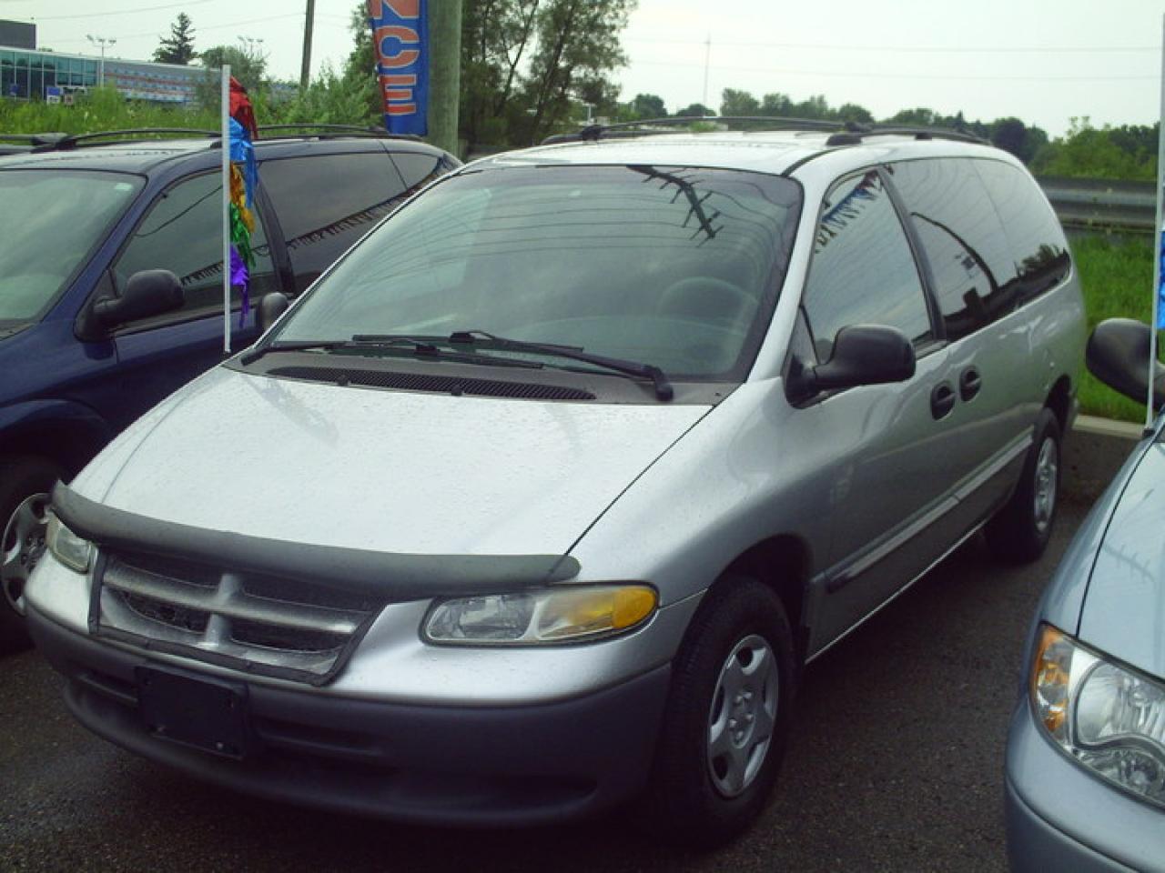 Used 2000 Dodge Grand Caravan  for sale in Newmarket, ON