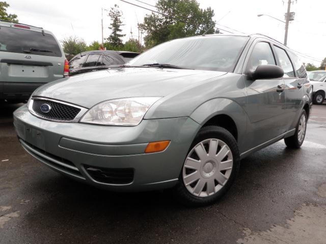 Used 2005 Ford Focus ZXW SE: AUTO / AC / KEYLESS for sale in Hamilton, ON