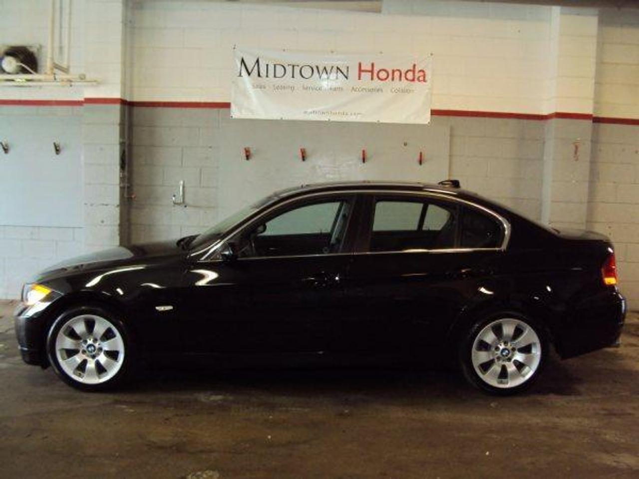 ONE OWNER... NO ACCIDENTS... LOCAL  CANADIAN CAR... 100 POINT INSPECTION...  CARPROOF... FINANCE AVAILABLE...  PREMIUM AND SPORT PACKAGES...  LEATHER, SUNROOF ALLOYS AND MORE...  CALL OR COME IN NOW.... MIDTOWN  HONDA, QUALITY CARS FAIR PRICES Call us toll-free at 1 877 240-2142