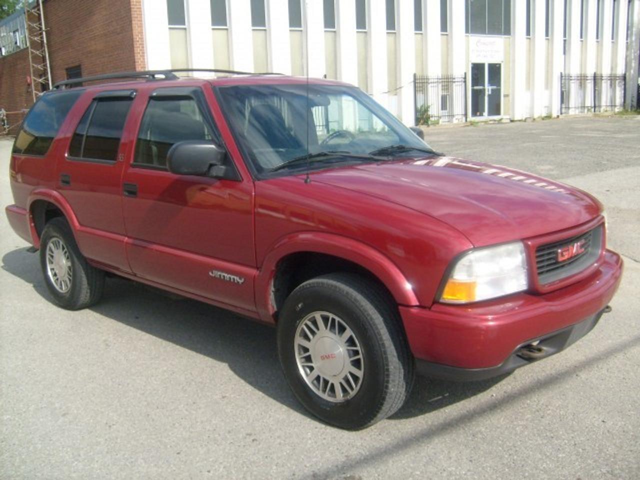 Original LOW LOW Kilometers!!! 4x4, Auto, Fully loaded with all power options, Runs and looks GREAT!!!!!!(safety, e-test and 2 years warranty is additional $499.00)