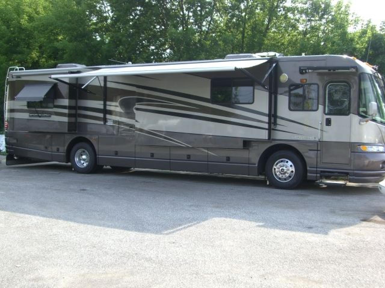 Used 2004 Other Other SPORT COACH 420TS Legend for sale in Lasalle, ON