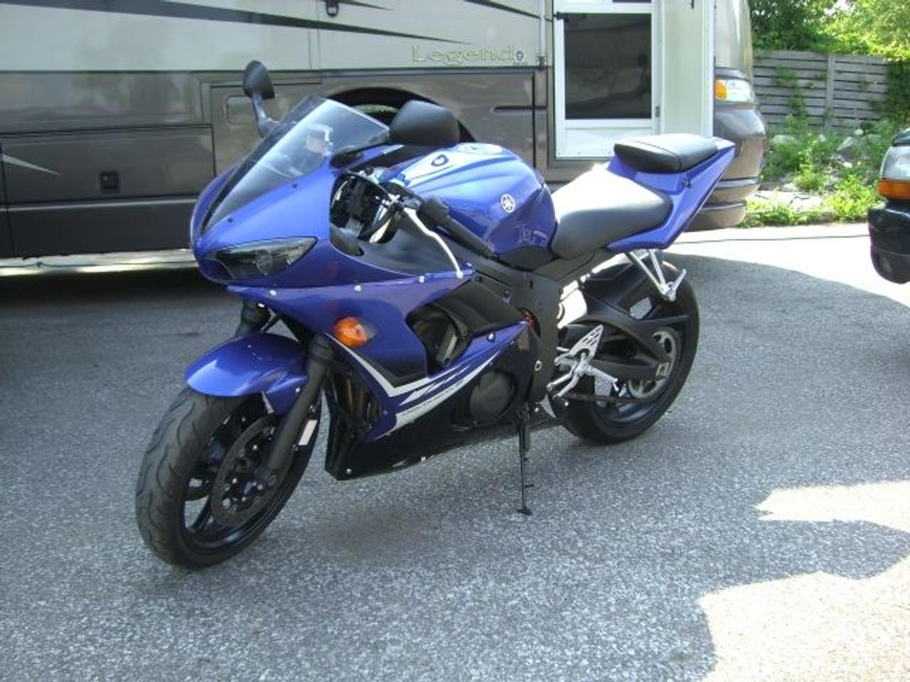 Used 2008 Yamaha R6S  for sale in Lasalle, ON