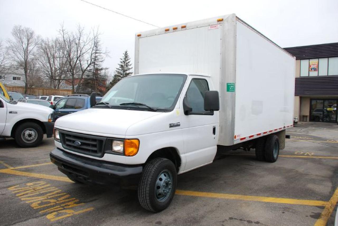 Used 2006 Ford E450 SUPER DUTY- 14 FT BOX for sale in Woodbridge, ON