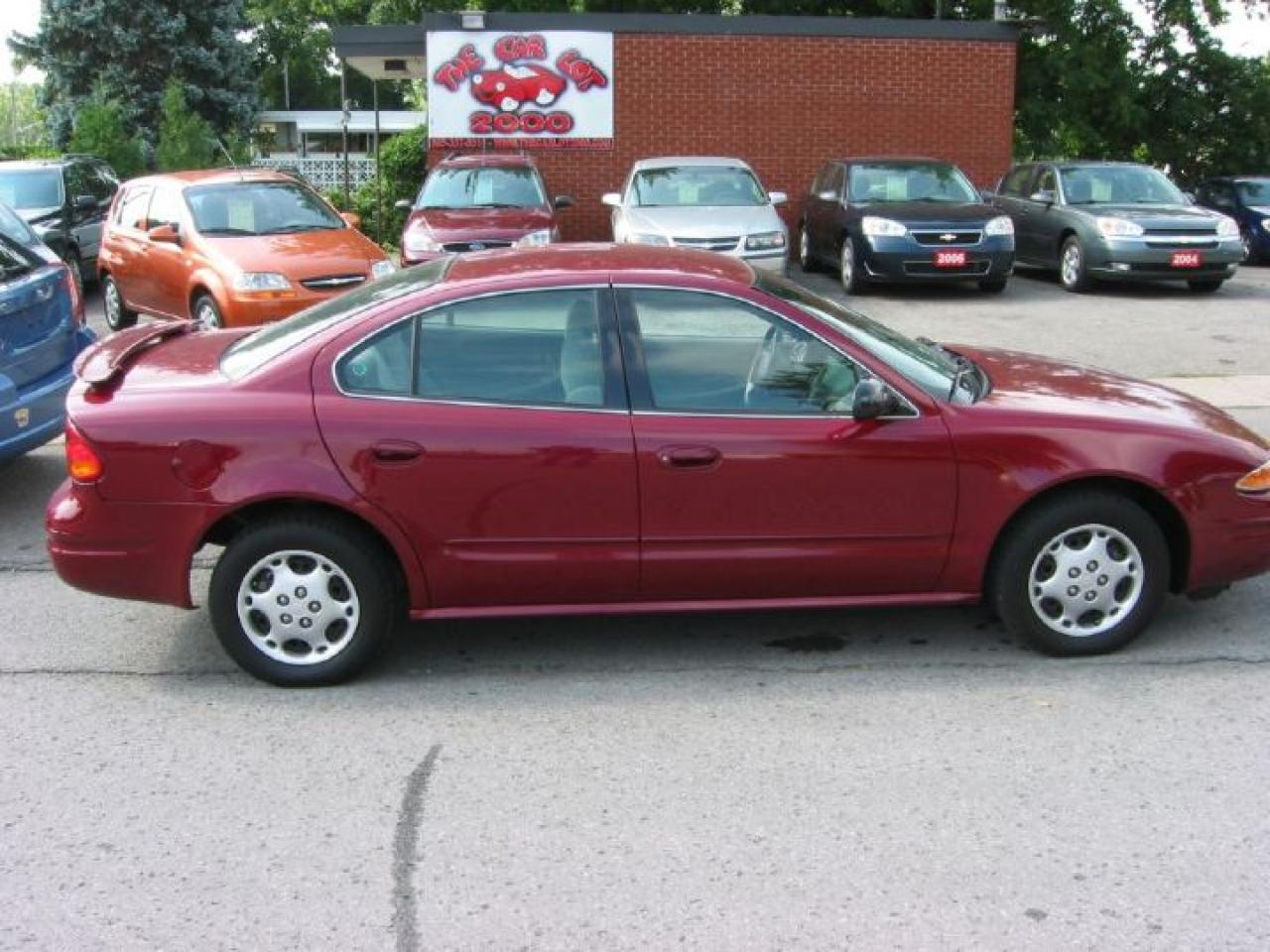 Used 2004 Oldsmobile Alero GL for sale in Niagara Falls, ON