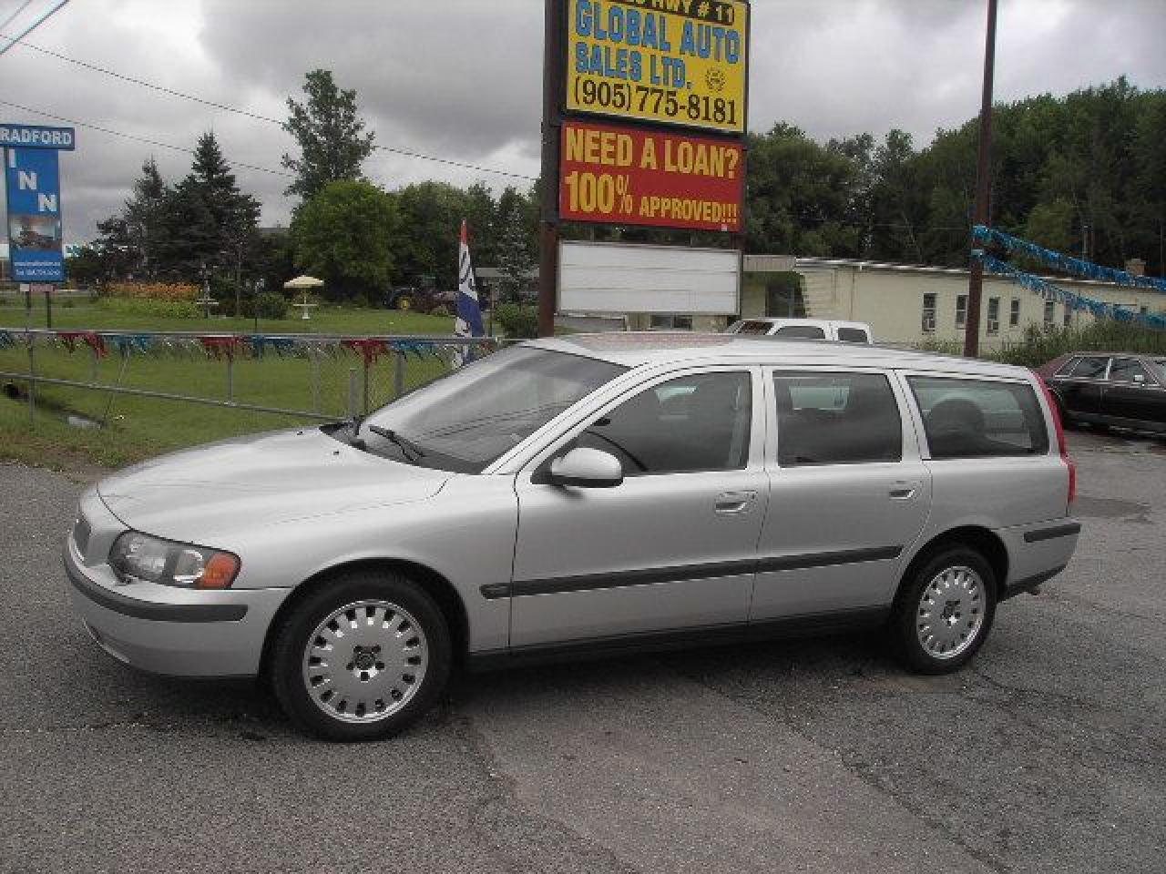 Used 2001 Volvo V70  for sale in Bradford, ON