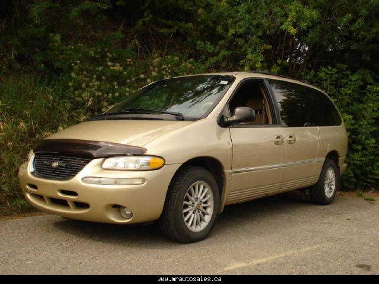THIS IS A FULLY OPTIONED MINIVAN.  OPTIONS INCLUDE LEATHER INTERIOR, PWR/HEATED SEATS, WINDOWS AND LOCKS, CRUISE CONTROL, DUAL AND REAR CLIMATE CONTROL, 3.8L V6, VERY LOW KILOMETERS AND MUCH MORE.  CALL TODAY TO SCHEDULE A TEST DRIVE, ASK FOR ROB OR TODD.
