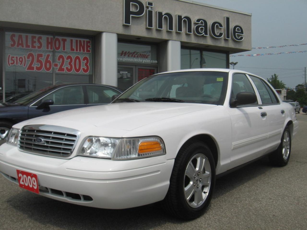 Used 2009 Ford Crown Victoria  for sale in Windsor, ON
