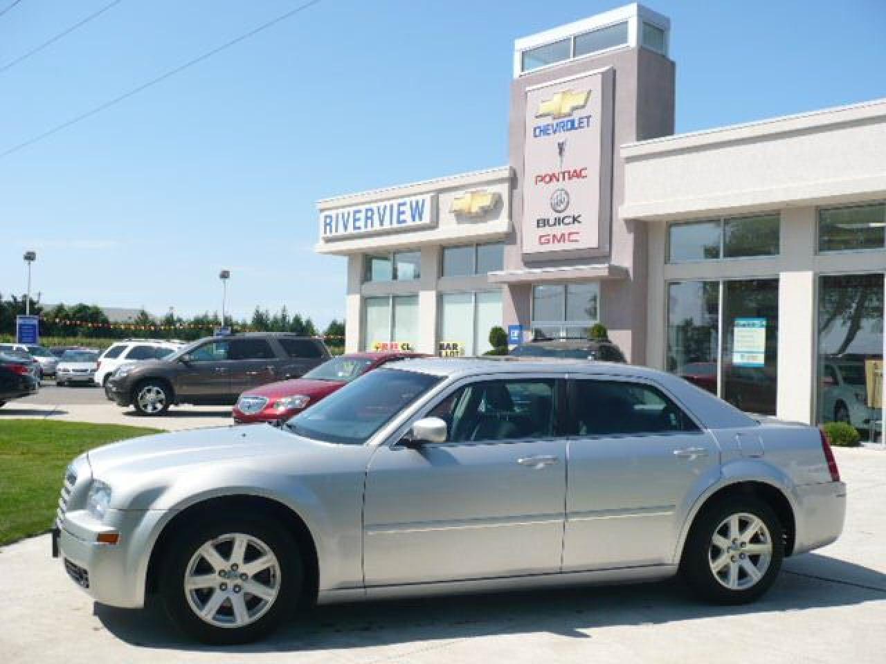 Used 2005 Chrysler 300M 300 for sale in Wallaceburg, ON
