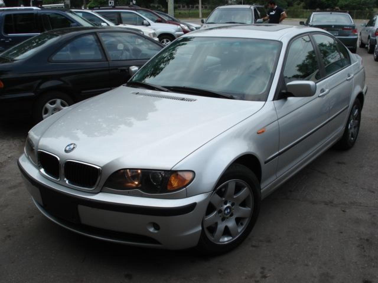 Used 2003 BMW 325i PREM PCKG SUNROOF LEATHER WOODGRAIN LOADED MINT !! for sale in Scarborough, ON