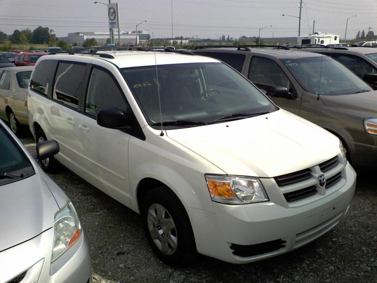 Used 2010 Dodge Grand Caravan SE Minivan for sale in Barrie, ON