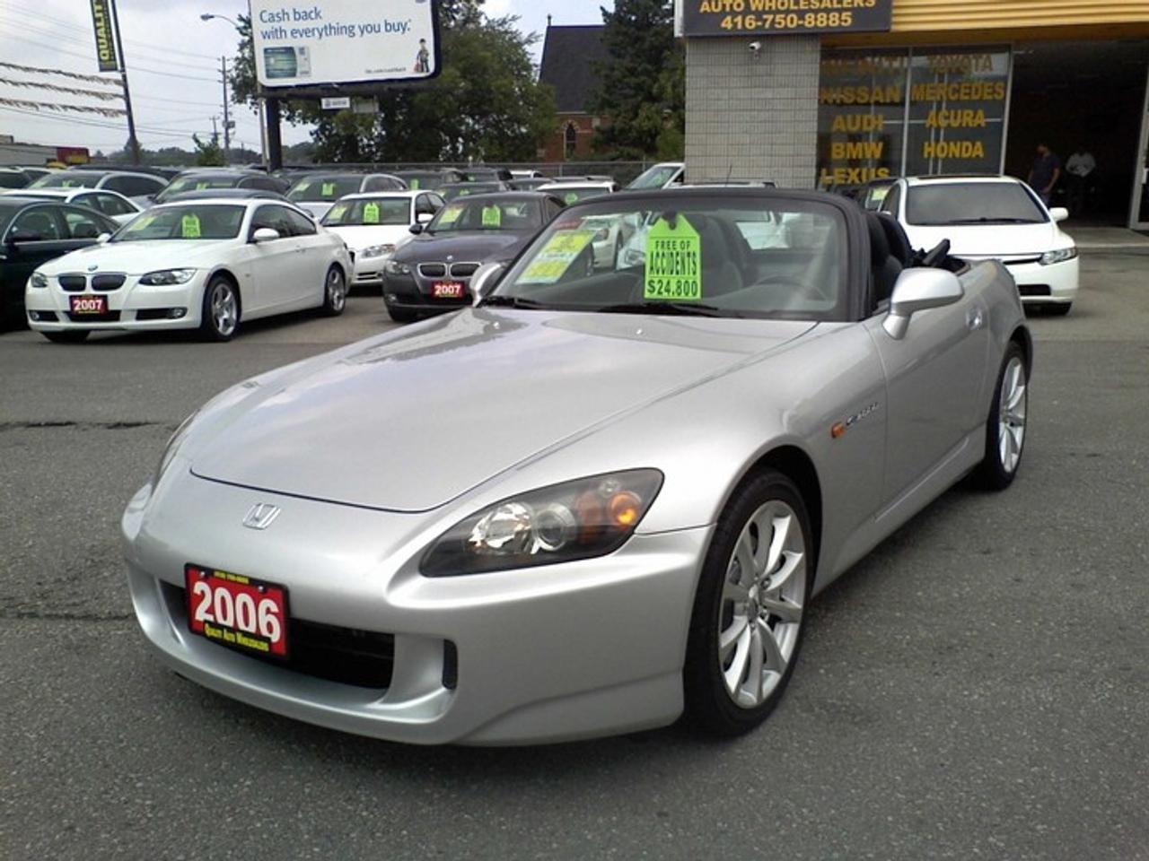 FREE G.P.S!! FREE 1-YEAR UNLIMITED KILOMETER POWER-TRAIN WARRANTY!! 89k!, Silver on Black Leather Interior, 17\Alloys, CD, 6 sp., Cl. Control, P/W, PDL, P/Mirrors, Tilt, Cruise, Tr. Control, Side A/ Bags,  All vehicles offered for sale are Retail.Taxes are not included. <br />Free GPS or Head rest DVD with finance deals only(O.A.C).Installation charges Extra.Free GPS/DVD is valid only for Finance Deals based on Full Asking Price.