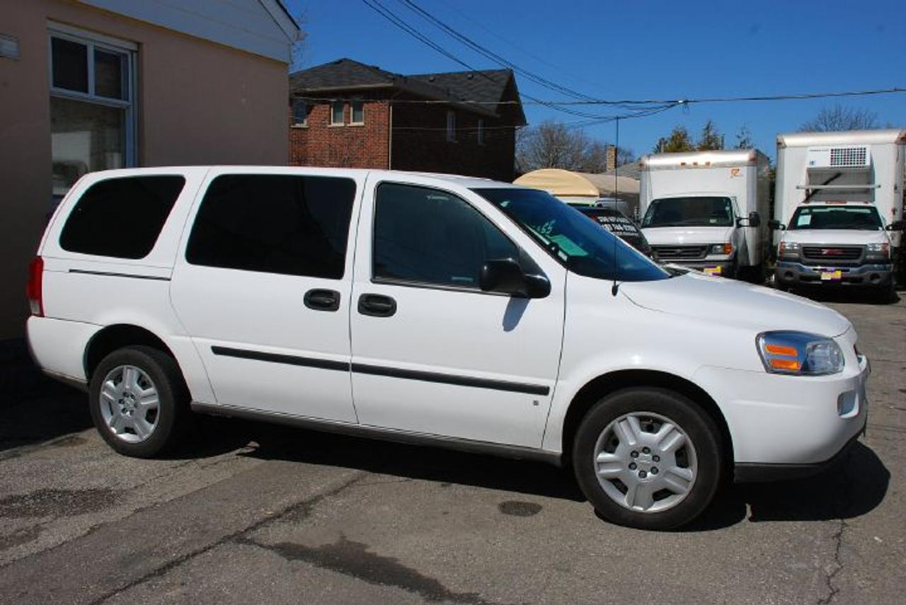 SUV STYLING, LOOKS & RUNS LIKE NEW, LOW MILEAGE,  4 SPEED AUTOMATIC TRANSMISSION, GREAT ON GAS. 
3.9 L V6, AUTO, FULLY LOADED, ALL POWER OPTIONS,  DIVIDER, A/C, AM/FM, CD, KEYLESS ENTRY, DUAL AIR BAGS.
FULLY CERTIFIED AND EMISSION TESTED - COMES WITH 6 MONTHS WARRANTY- 
GREAT FINANCING AND LEASING RATES ARE ALSO OFFERED.
WE ARE A WELL ESTABLISHED AND VERY REPUTABLE DEALER IN THE HEART OF WOODBRIDGE, ONTARIO SELLING TOP QUALITY WORK CARGO & CUBES VANS.
WE ARE LOCATED AT 5298 HWY 7 WEST IN WOODBRIDGE IN THE GREATER TORONTO AREA. VERY EASY ACCESS FROM HWY 400, 407, & 427.