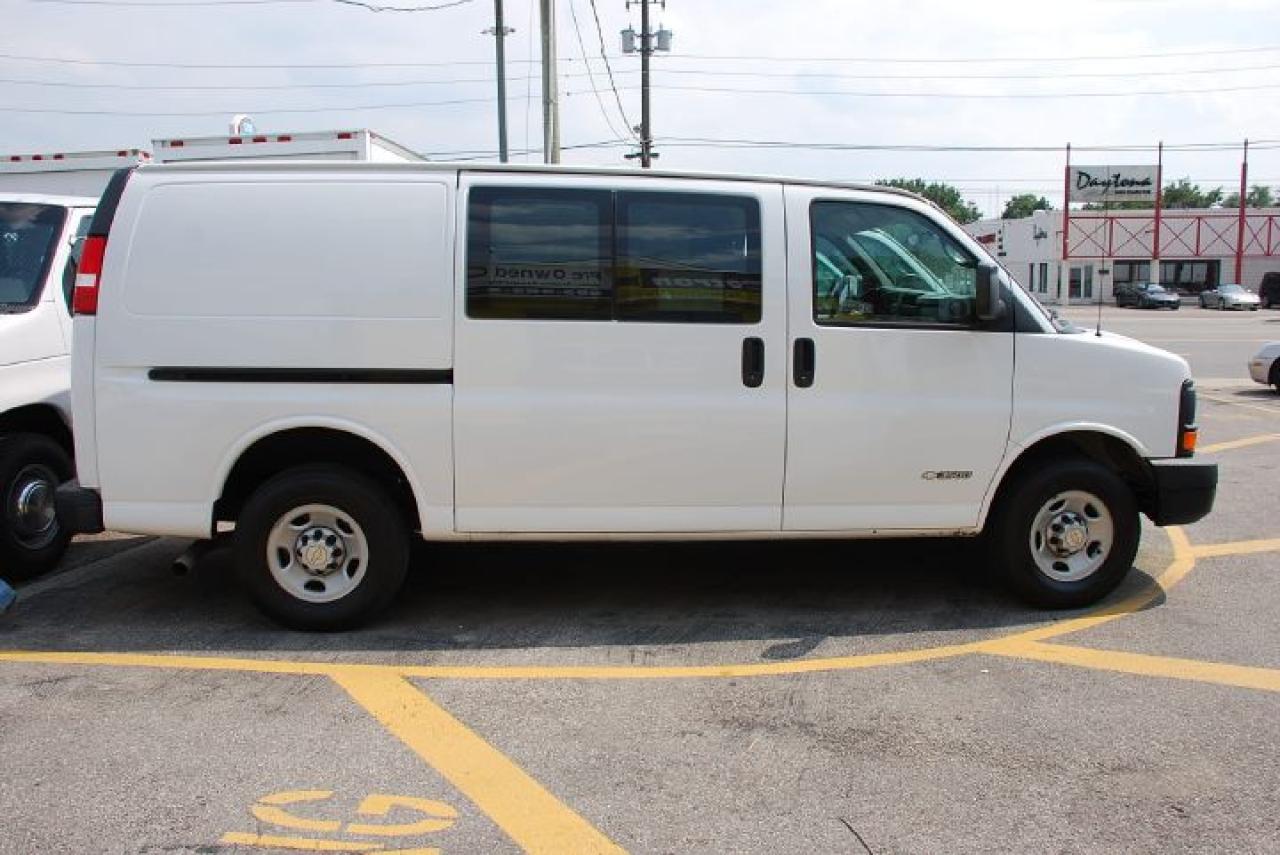 Used 2006 Chevrolet Express 3500 for sale in Woodbridge, ON