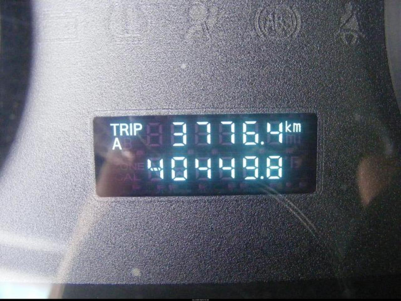 613176