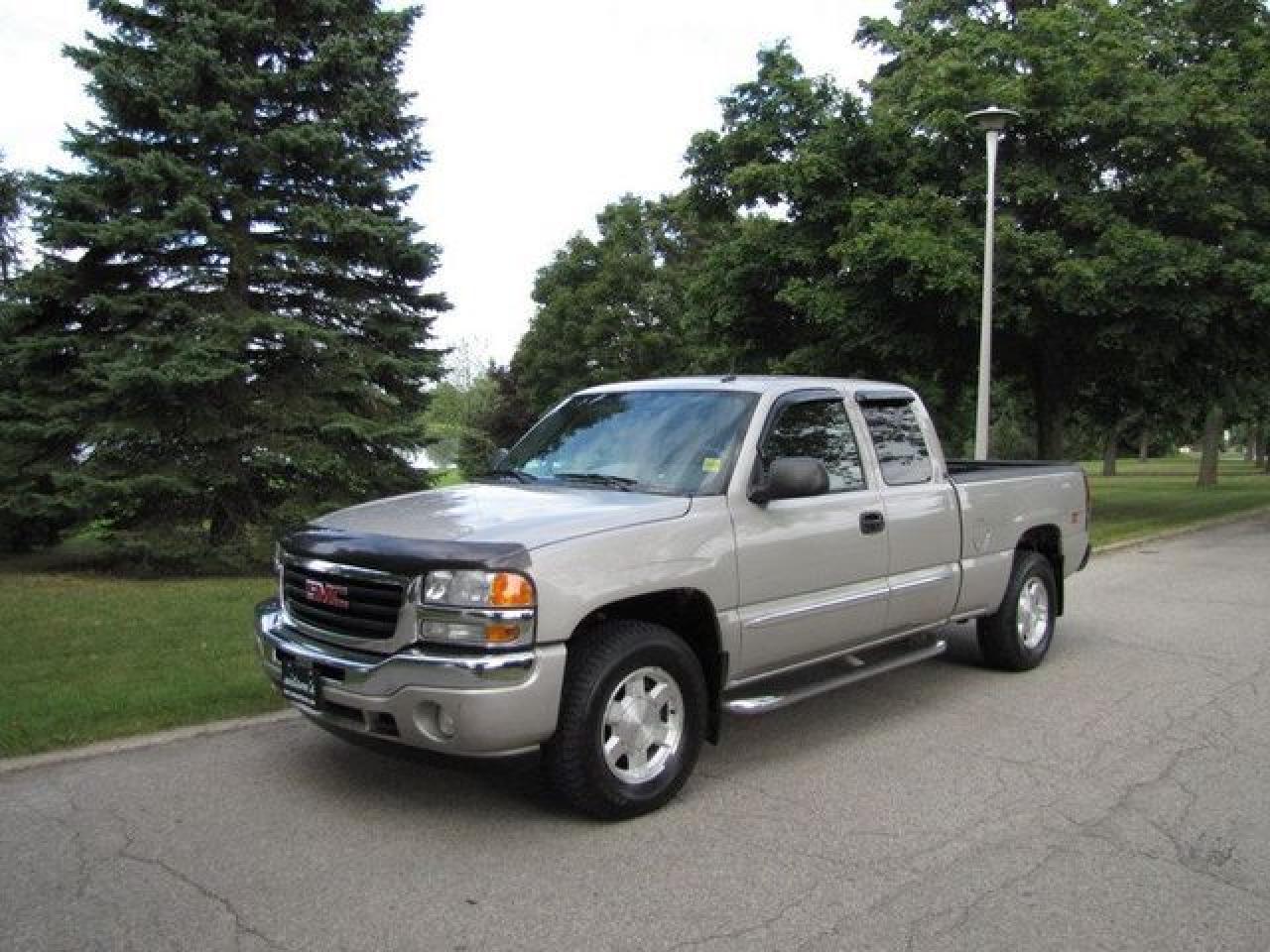 Used 2005 GMC Sierra 1500 SLT Z71 OFF ROAD LEATHER!! NEW TIRES/BRAKES! NICE!! 4x4 Truck for sale in Guelph, ON