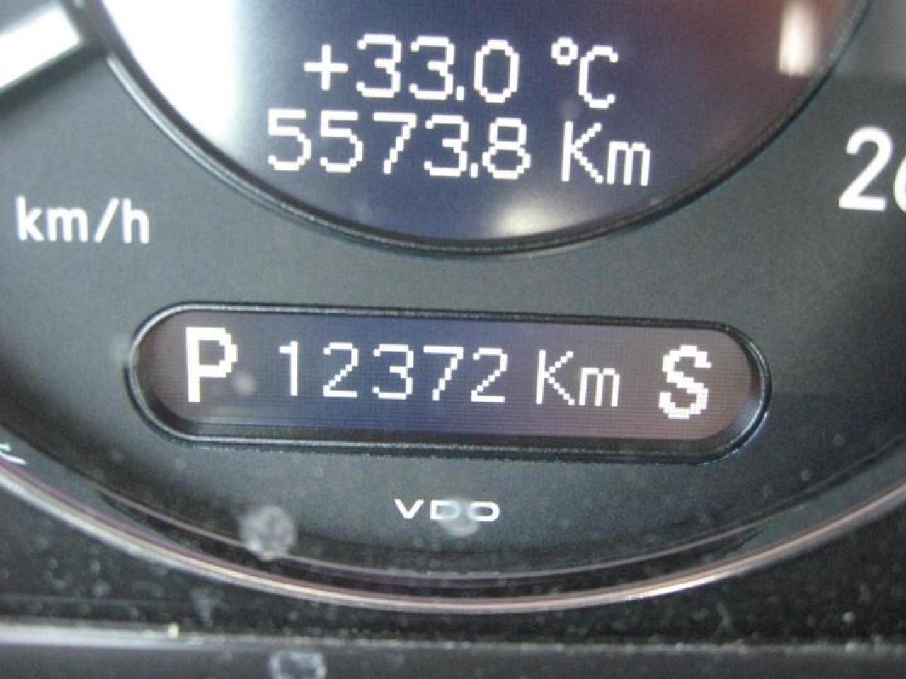 613537