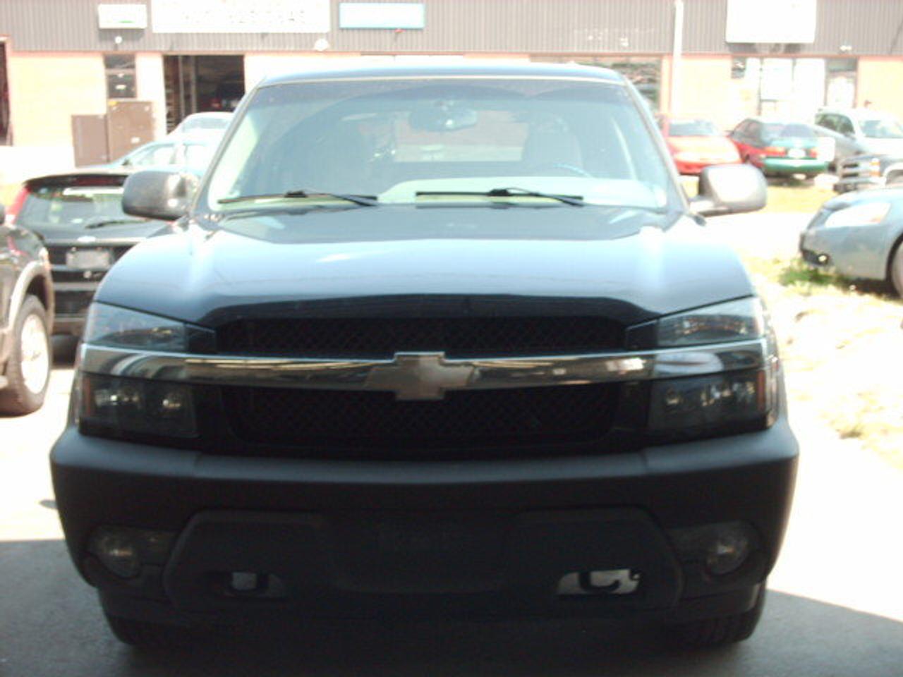 this truck runs drives and looks like 70km. fully loaded 4x4 and in prestine condition...