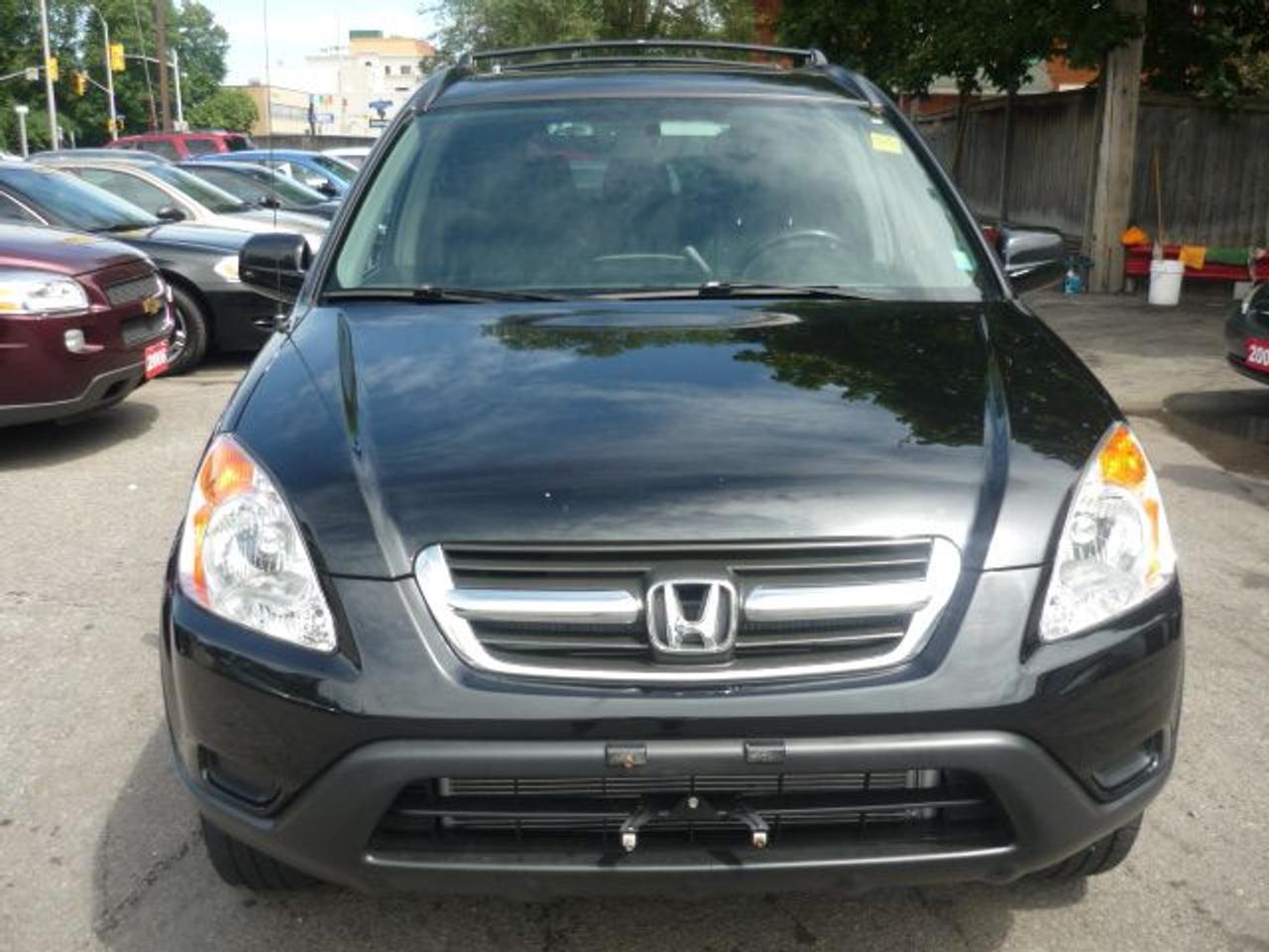This 2003 CRV EX-L is truly a gem.If your not familiar with the EX package it basically means it has it ALL. Power group, alloy wheels, cd player, cruise control and then some. Honda quality speaks for itself. If you have owned one before you already know how reliable these vehicles are, and if you havent nows your chance to scoop this one up and find out for yourself. Good credit, bad credit or no credit we have financing for all situations. Apply online today at presleysauto.com. Safe, secure and fast. Price does not include HST. cornwall alexandria hawksbury gatineau renfrew arnprior smith falls carleton place stittsville preowned used financing bad credit bankrupt proposal collections honda toyota nissan mazda dodge ford chrysler bmw lexus acura chev gm suzuki kia cadillac mercedes subaru volvo smart audi porche mitsubishi cars autos trucks van suv sports cars luxury cars