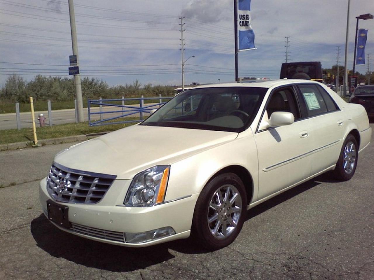 Used 2010 Cadillac DTS Sedan for sale in Mississauga, ON