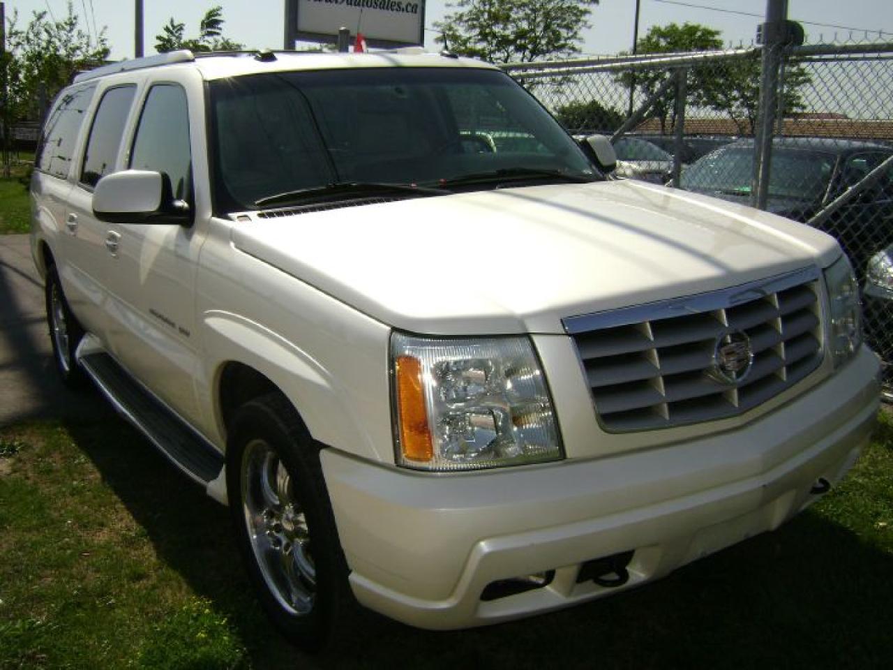 Used 2004 Cadillac Escalade ESV  for sale in Brampton, ON