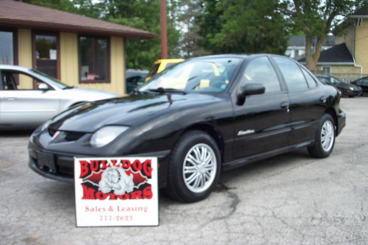 Used 2000 Pontiac Sunfire SE for sale in Glencoe, ON