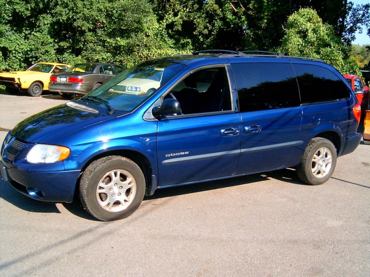 Used 2001 Dodge Grand Caravan Sport for sale in Scarborough, ON