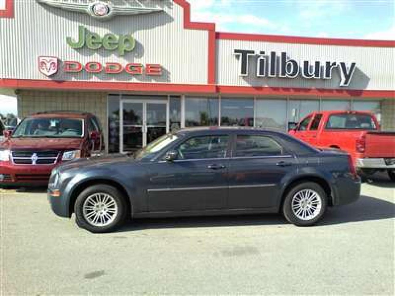 Used 2008 Chrysler 300 Touring for sale in Tilbury, ON