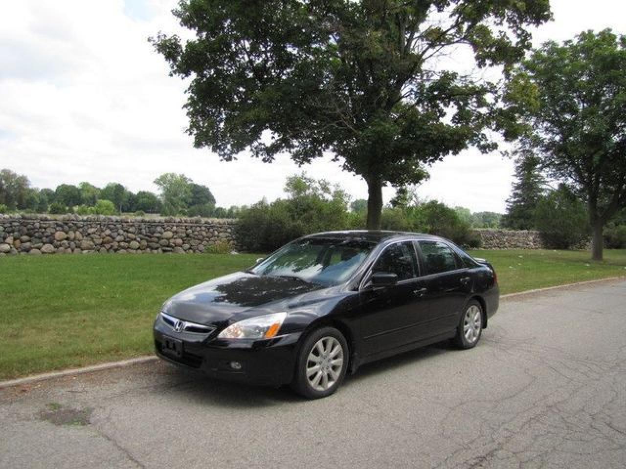 Used 2006 Honda Accord EX V6!! NAVI!! LTHR/ROOF!! NEW TIRES!! Sedan for sale in Guelph, ON