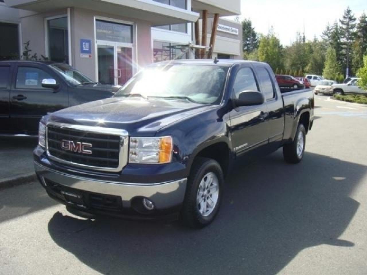 Used 2008 GMC Sierra 1500 4X4 EXTENDED CAB SWB for sale in Parksville, BC