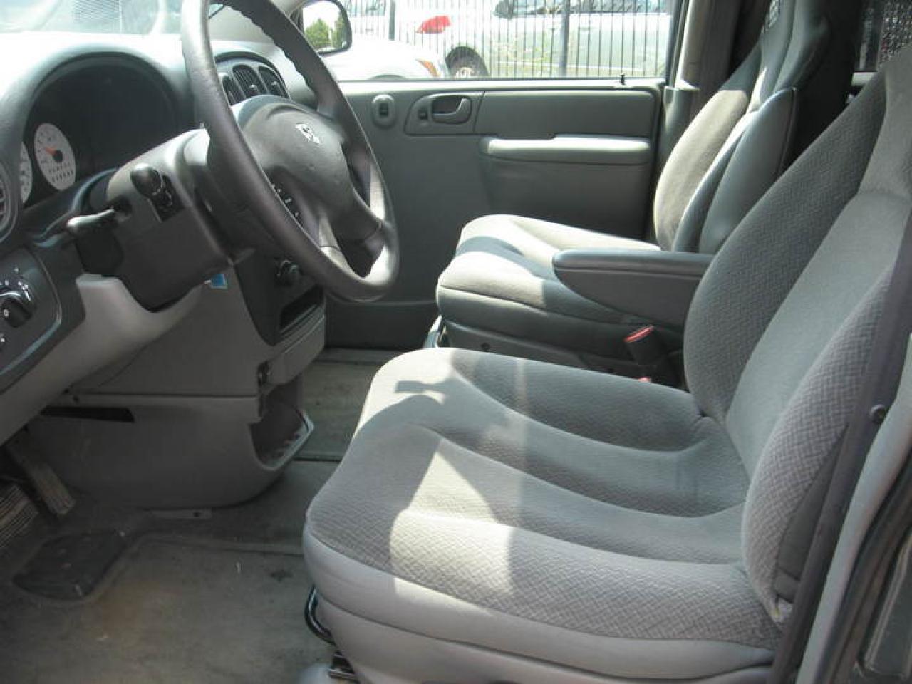 2005 Dodge Caravan  Photo10