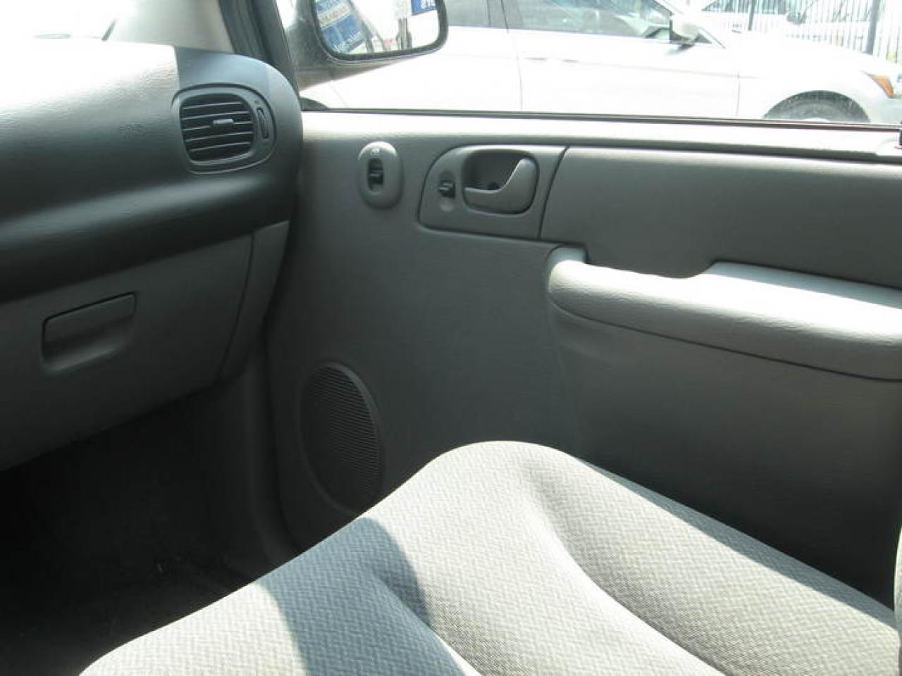 2005 Dodge Caravan  Photo14