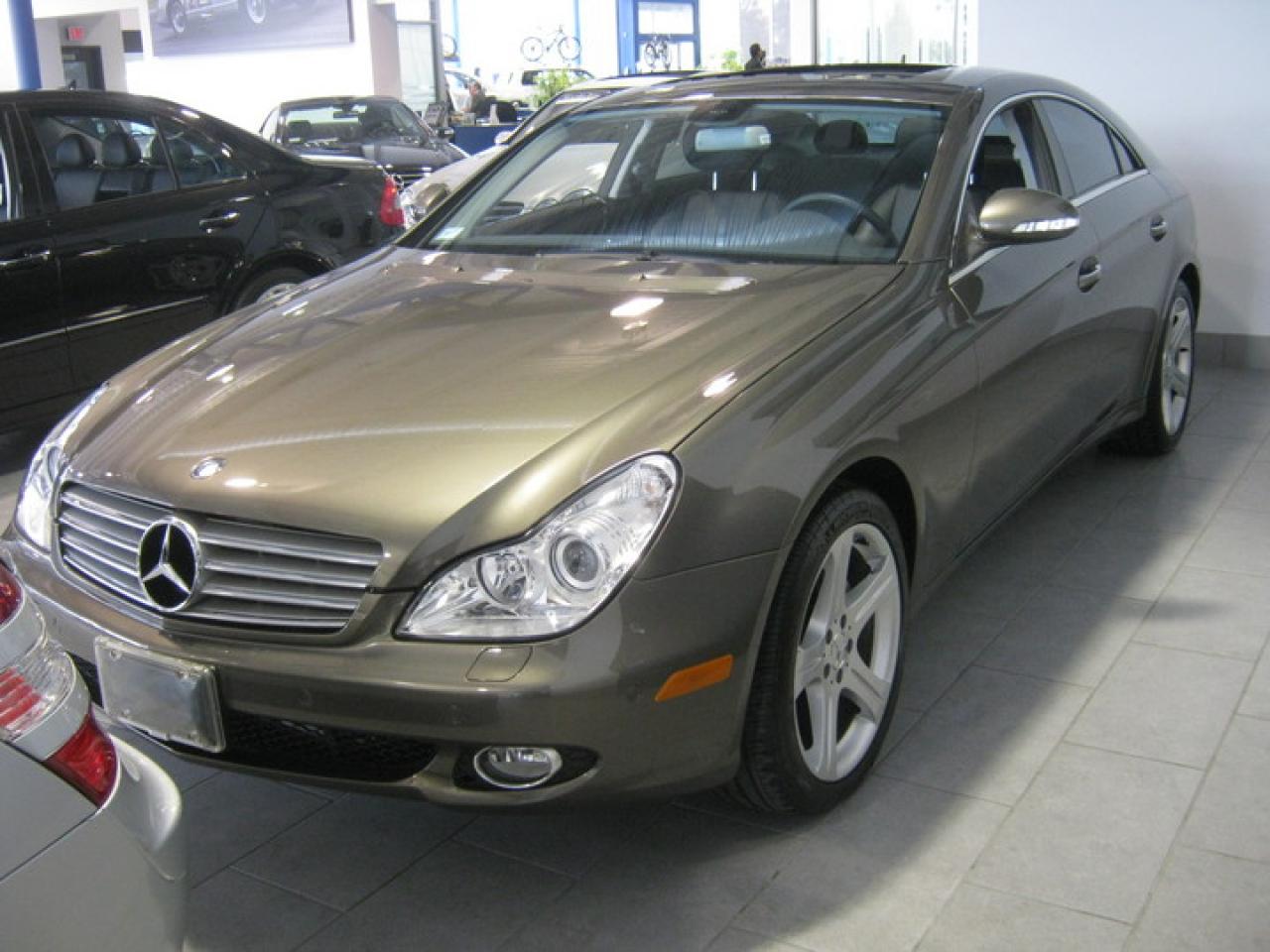 Used 2007 Mercedes-Benz CLS550  for sale in Maple, ON