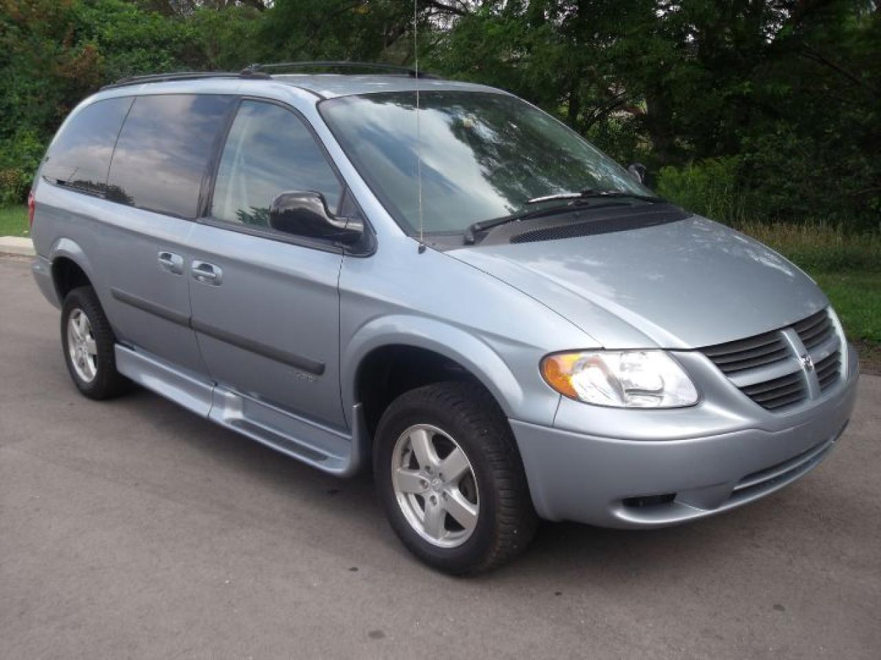 Used 2006 Dodge Grand Caravan Wheelchair Accessible Side Entry Conversion for sale in London, ON
