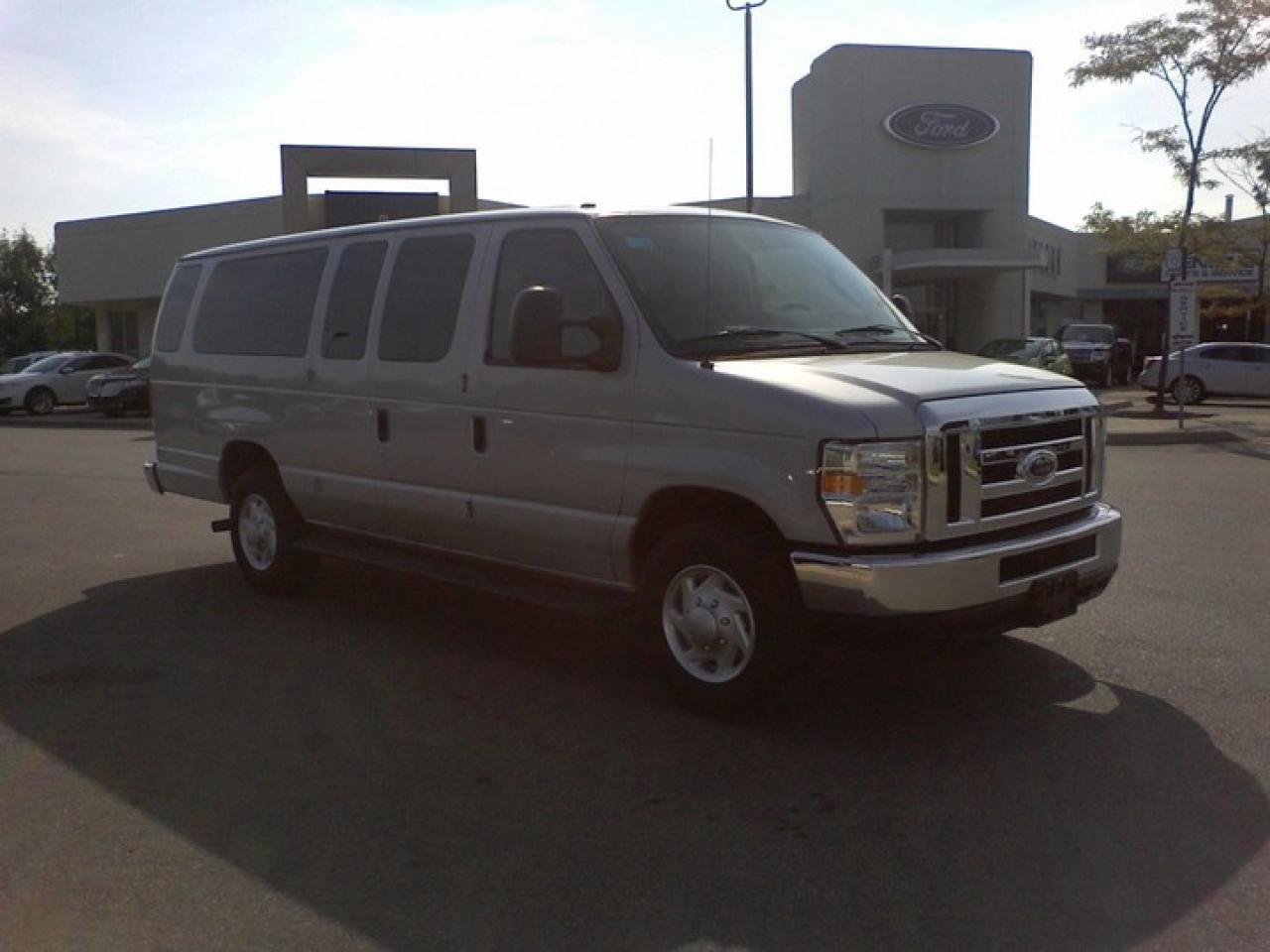 Used 2010 Ford E-350 PASSENGER  for sale in Mississauga, ON