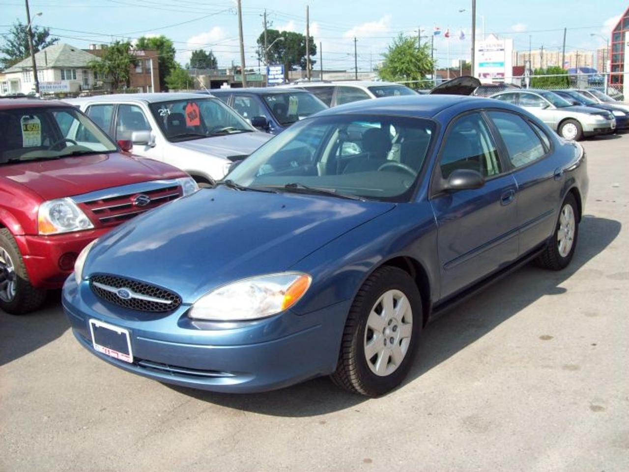 ***FINANCING AVAILABLE*** EVERYONE APPROVED !  EXTRA CLEAN VEHICLE !  WELL MAINTAINED, EXCELLENT RUNNING CONDITION !  CERTIFIED AND E-TESTED, FULL UNDERBODY RUSTPROOFING IS AVAILABLE. PRICE EXCLUDES WARRANTY, TAX AND LICENCING.