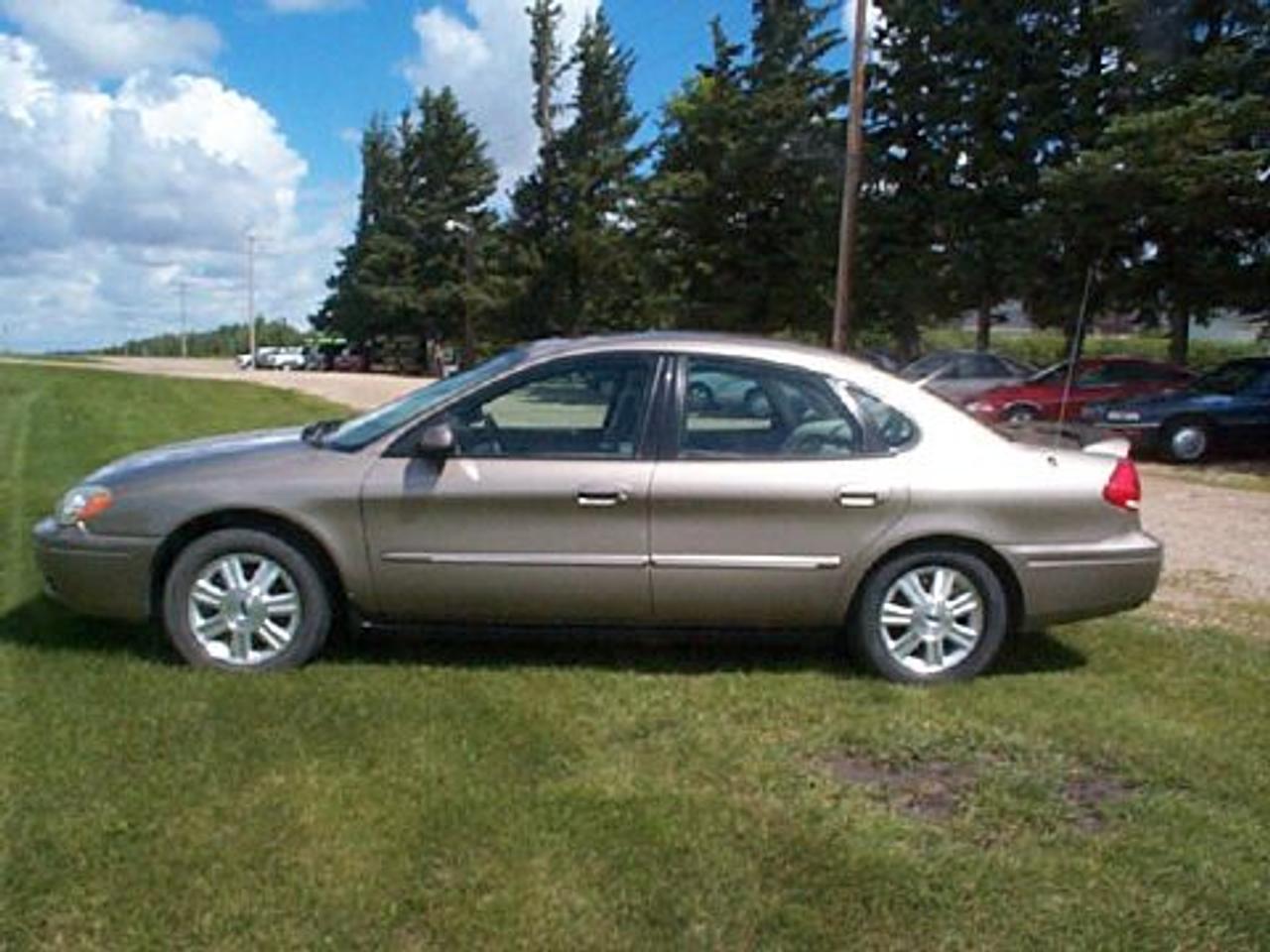 Used 2004 Ford Taurus  for sale in Melfort, SK